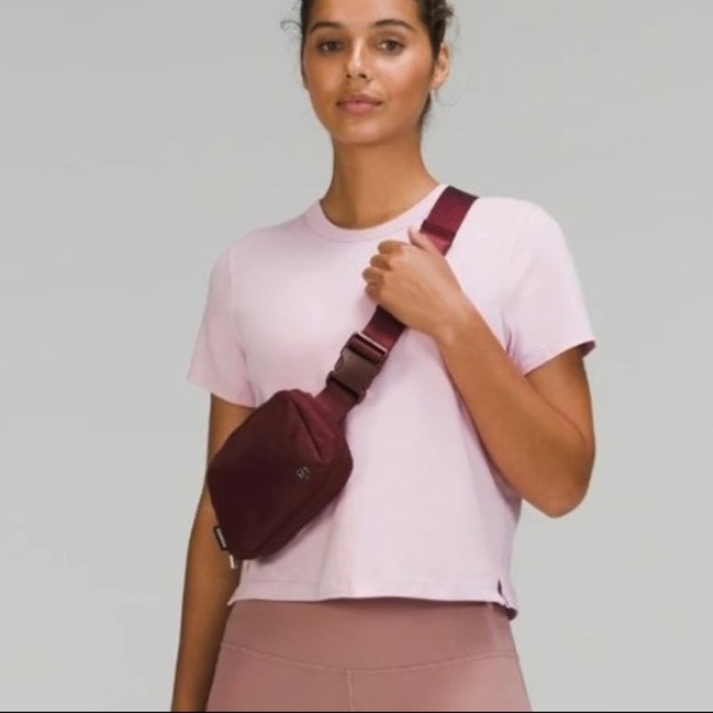 NFS💢 LULULEMON EVERYWHERE BELT BAG - Picture 14 of 15